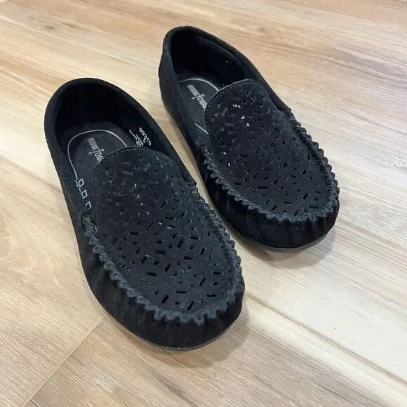 MINNETONKA Black Slip On Moccasins Size 5 - Picture 2 of 7